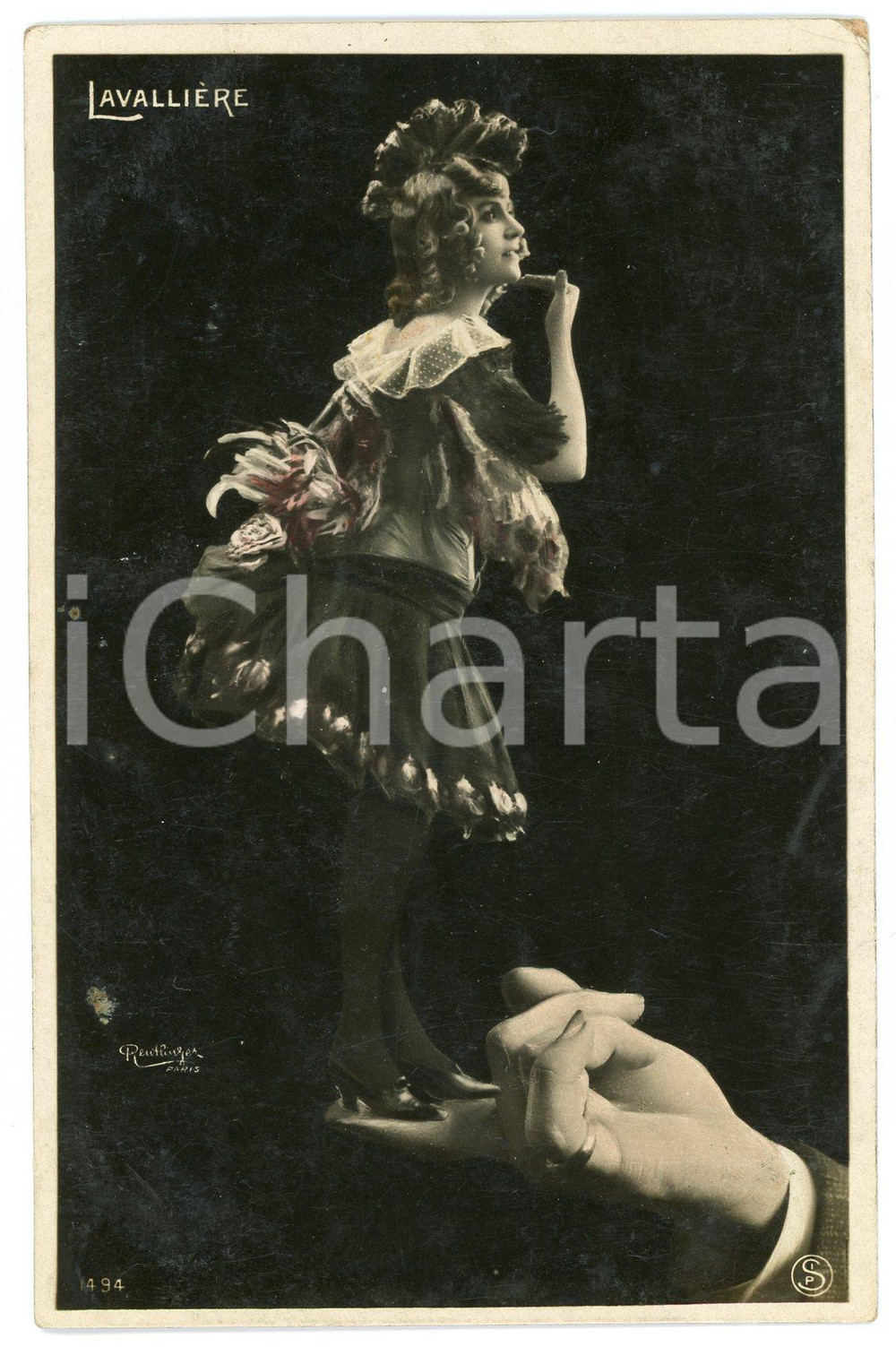 1910 ca HUMOUR Femme danse dans la main d'un homme - Carte postale FP NV  Cartolina postale d'epoca, non viaggiata ma con nota manoscritta al verso.CONDIZIONI: GOODFORMATO: FP    originale e autentica 1