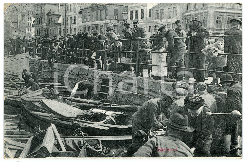 1900 ca BERGEN - NORGE Fisketorvet - Postcard FP VG  Cartolina postale d'epoca, viaggiata. FAIR/discreto Lievi smussature agli angoli Formato: FP originale e autentica 1