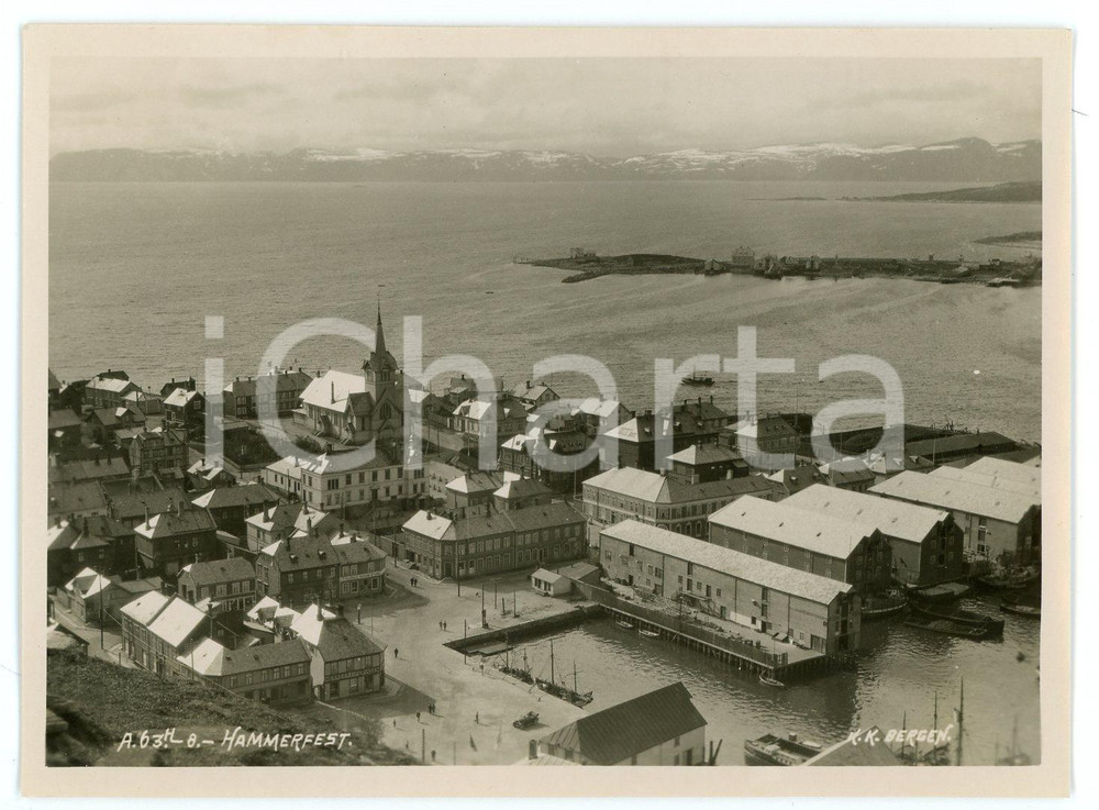 1910 ca HAMMERFEST - NORWAY View of the city - Photo 11x9 cm Fotografia d'epoca. FOTOGRAFO: Atelier K.K. - Bergen FAIR/discreto Lieve abrasione al verso Formato: 11x9 originale e autentica 1