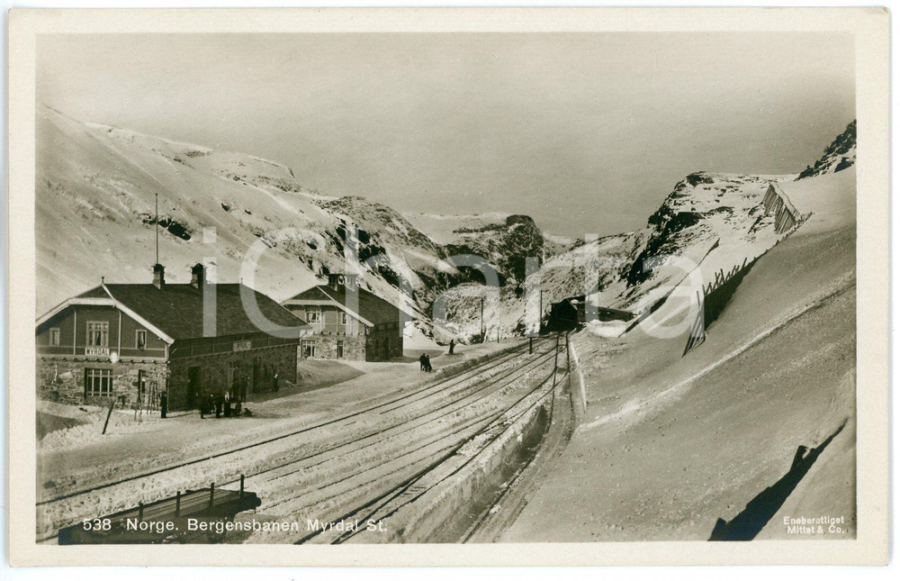 1935 ca NORWAY Bergensbanen - Myrdal Station - Postcard FP NV  Cartolina d'epoca, non viaggiata. FAIR/discreto Lievi smussature agli angoli Formato: FP originale e autentica 1