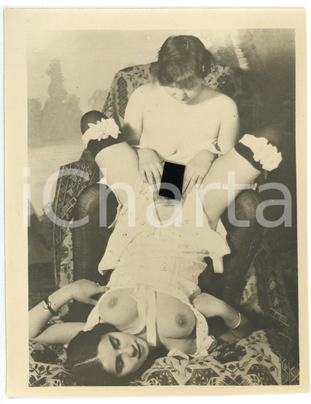 1920 ca VINTAGE EROTIC Lesbian couple (1) RARE PORN Photo 10x14 Fotografia originale d'epoca.CONDIZIONI: GFORMATO: 10x14 cm    originale e autentica 1