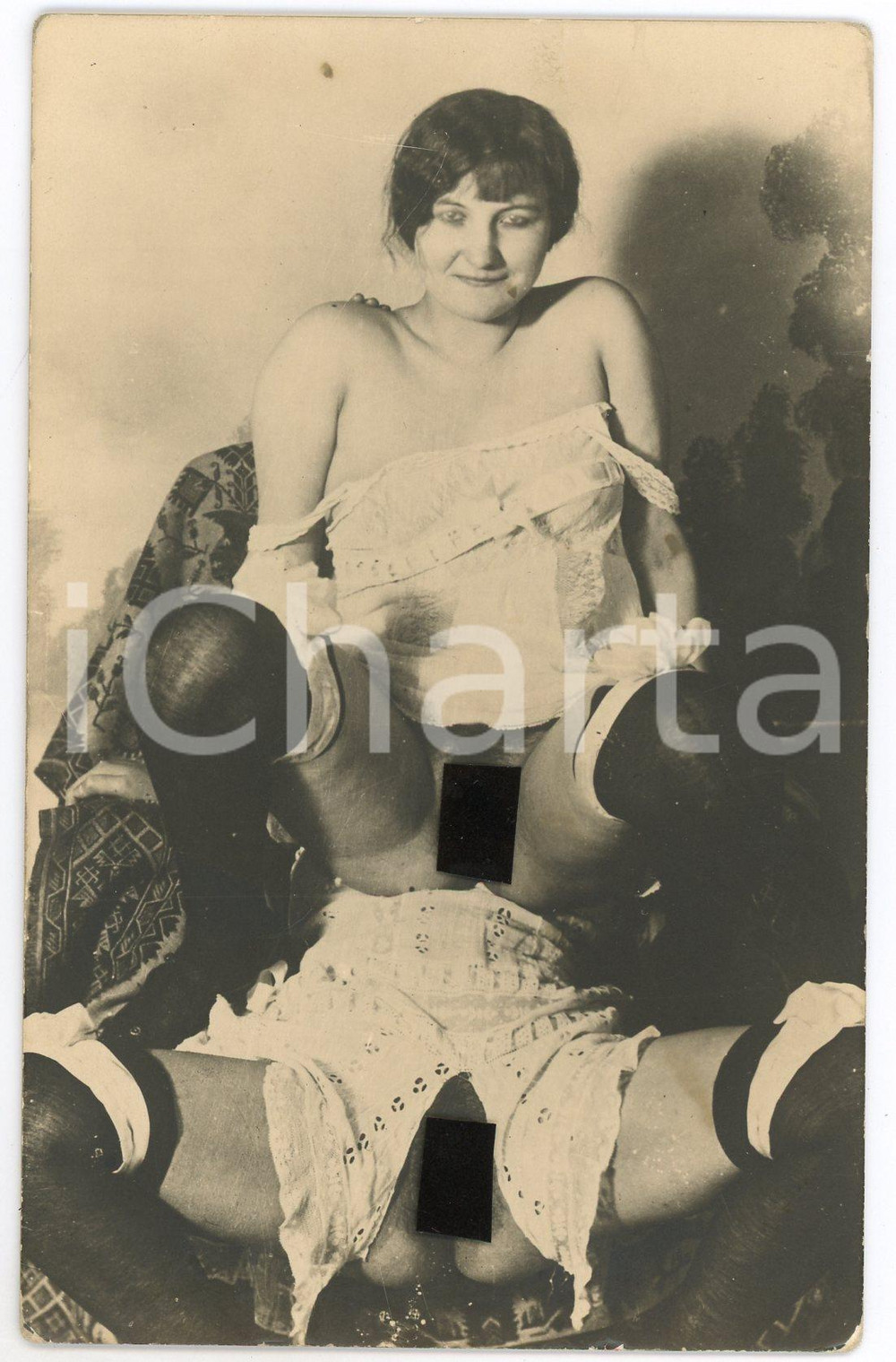 1920 ca VINTAGE EROTIC Lesbian couple (2) RARE PORN Photo 9x14 cm Fotografia originale d'epoca, in formato cartolina postale.CONDIZIONI: F (piegature al lato sinistro)FORMATO: 9x14 cm    originale e autentica 1