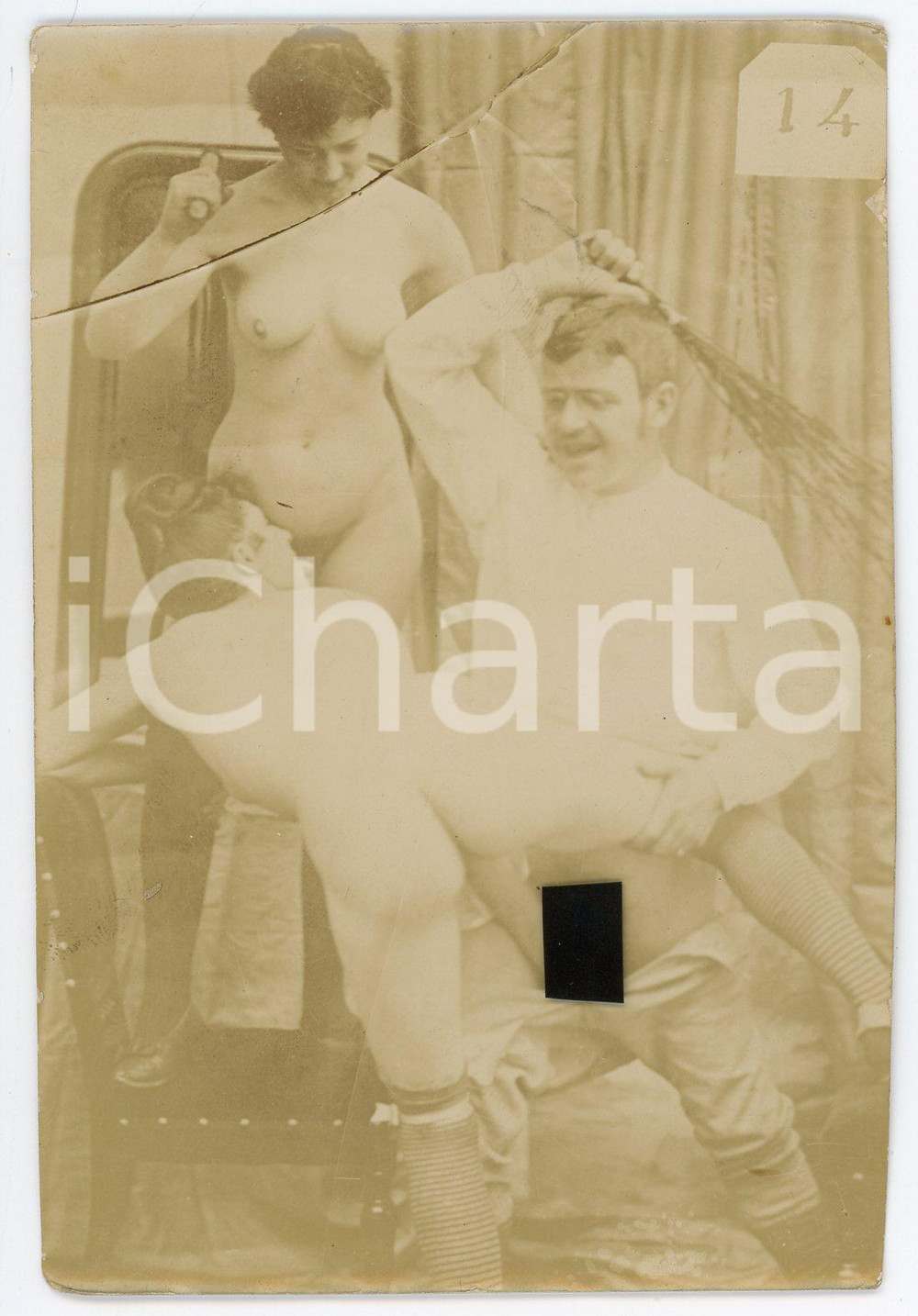 1900 ca VINTAGE EROTIC BDSM Threesome with whips (2) PORN Photo 9x13 Fotografia originale d'epoca, su carta sottile.CONDIZIONI: GFORMATO: 9x13 cm    originale e autentica 1
