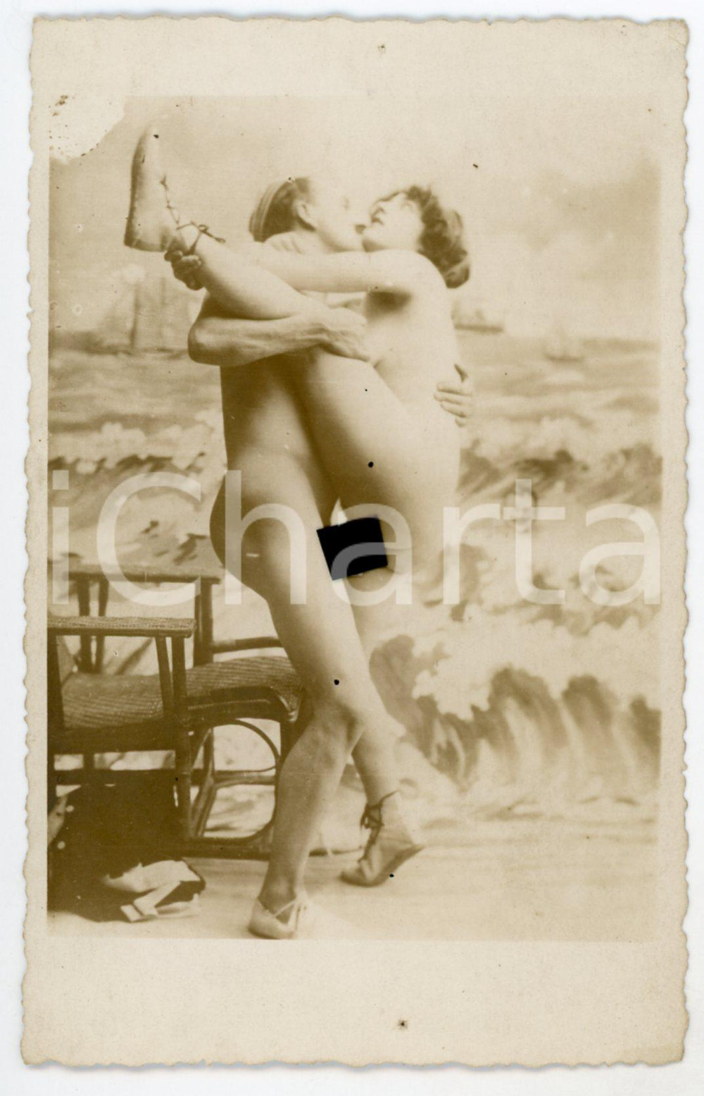 1920 ca VINTAGE EROTIC Couple - Sex on the beach - RARE PORN Photo RPPC Fotografia originale d'epoca, in formato cartolina postale.CONDIZIONI: G (difetti di stampa)FORMATO: 9x14 cm    originale e autentica 1
