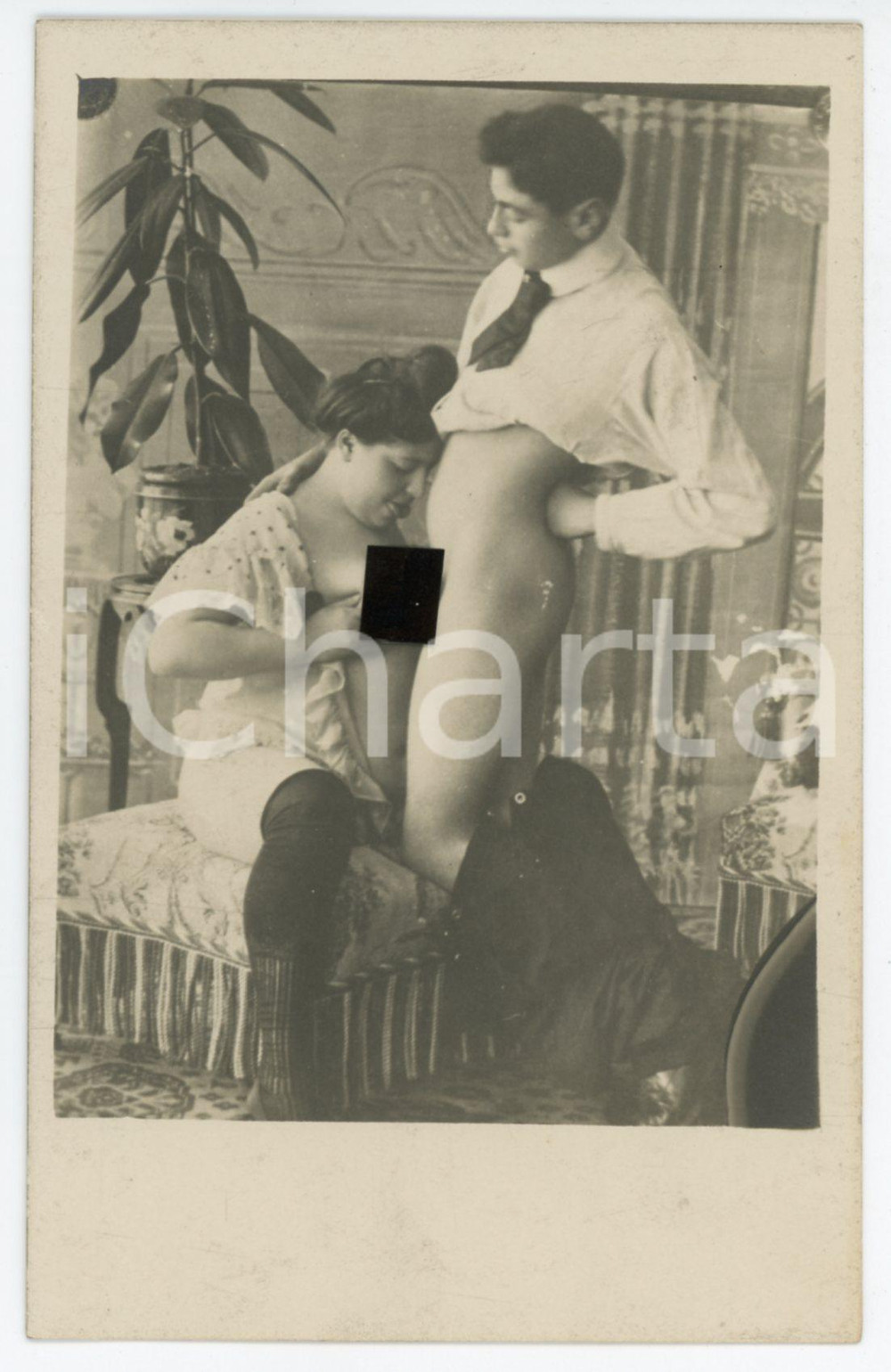 1920 ca VINTAGE EROTIC Couple - Sex in the boudoir - RARE PORN Photo RPPC Fotografia originale d'epoca, in formato cartolina postale.CONDIZIONI: G FORMATO: 9x14 cm    originale e autentica 1