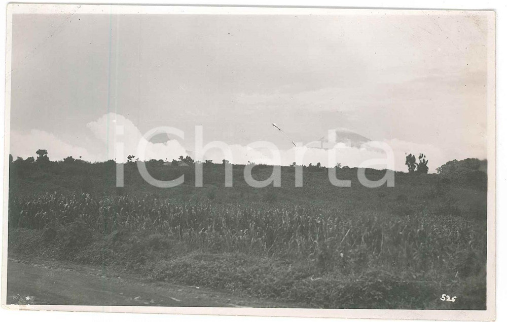 1930 C. ZAGOURSKI «Le Congo Illustré» KIVU - Volcan NYAMURAGIRA Postcard 2  Fotocartolina postale d'epoca, appartenente alla serie &laquo;Le Congo Illustr&eacute;&raquo; del fotografo Casimir Zagourski (L&eacute;opoldville).Non viaggiata.CONDIZIONI: POOR (piegatura al margine superioreFORMATO: 14x9 cm    originale e autentica 1