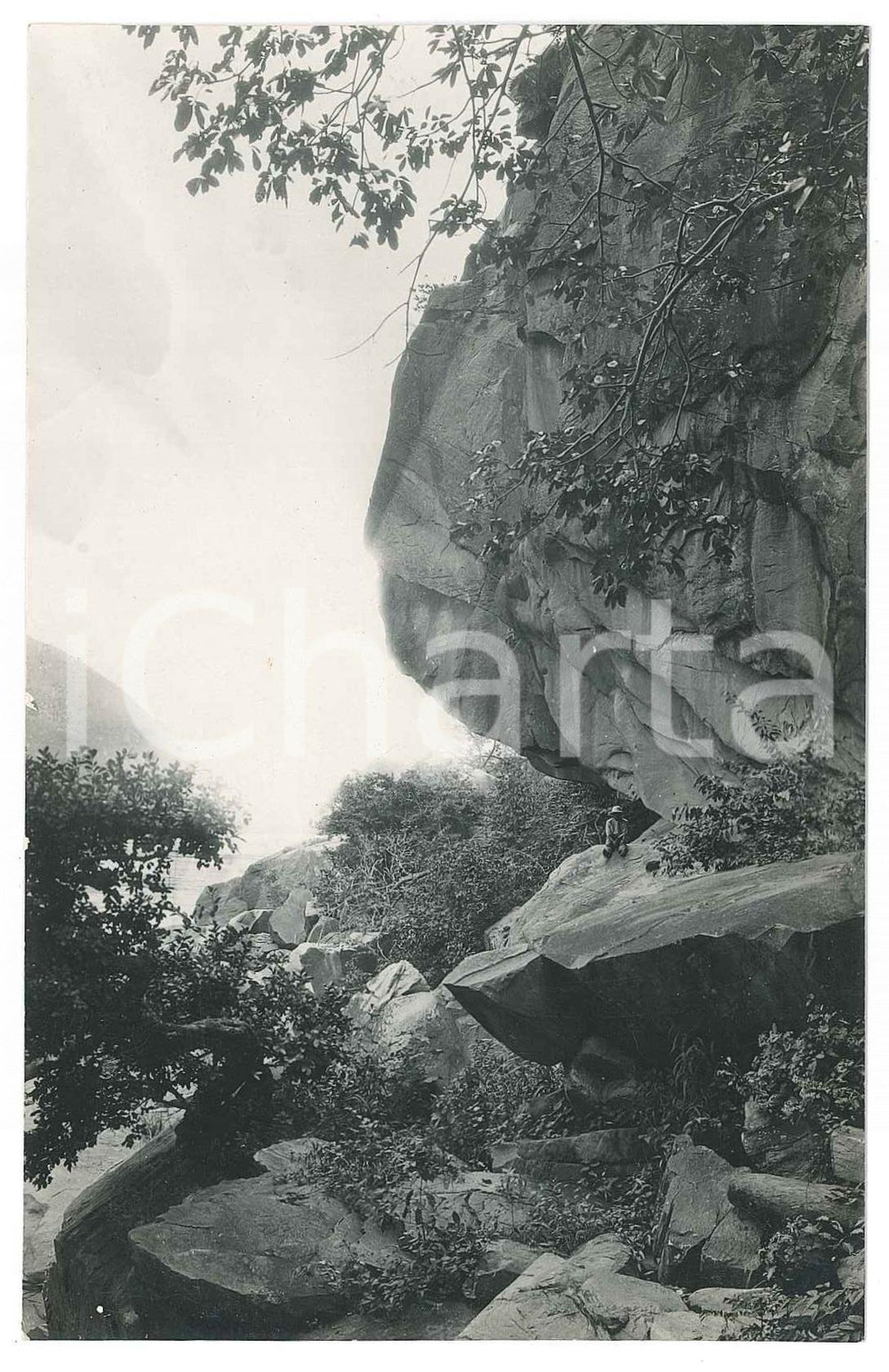 1930 ca C. ZAGOURSKI (?) CONGO BELGE - NATURE - Rochers - Photo ANIMÉE  Fotocartolina postale d'epoca, attibuita al fotografo Casimir Zagourski.CONDIZIONI: GFORMATO: 9x14 cm    originale e autentica 1