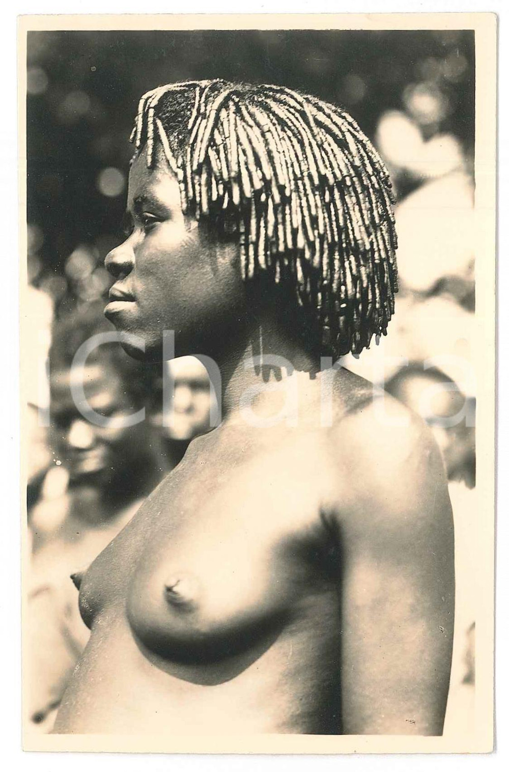 1930 C. ZAGOURSKI «L'Afrique qui disparaît» Diverses coiffures Africaines *156  Fotocartolina postale d'epoca, appartenente alla serie &laquo;L'Afrique qui dispara&icirc;t&raquo; del fotografo Casimir Zagourski (L&eacute;opoldville).N&deg; 156, non viaggiata.CONDIZIONI: G FORMATO: 9x14 cm    originale e autentica 1