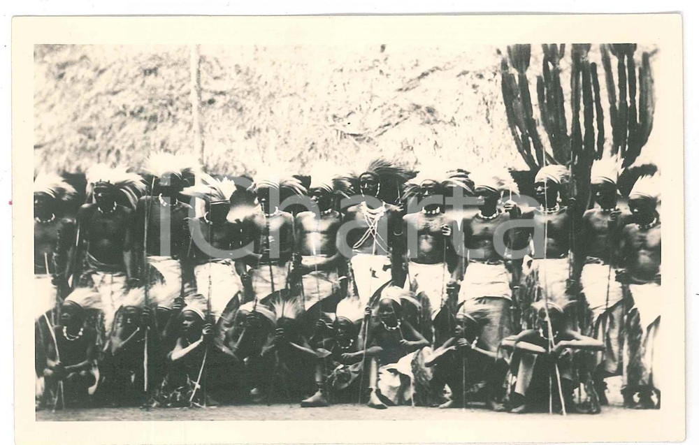 1930 ca C. ZAGOURSKI «L'Afrique qui disparaît» RUANDA Danseurs BAUTU *Postcard 1  Fotocartolina postale d'epoca, appartenente alla serie «L'Afrique qui disparaît» del fotografo Casimir Zagourski (Léopoldville), n° 98.Non viaggiata.Timbro al verso: "Henri Nicaise Photographe - Namur".  GOOD/buono  FORMATO: 14x9 cm originale e autentica 1