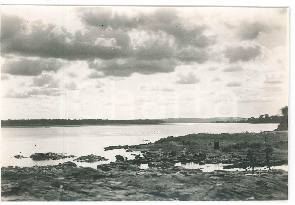 1930 C. ZAGOURSKI - «L'Afrique qui disparaît» - Paysage congolais (1)  Fotografia seriale d'epoca, appartenente alla serie &laquo;L'Afrique qui dispara&icirc;t&raquo; del fotografo Casimir Zagourski (L&eacute;opoldville).CONDIZIONI: GFORMATO: 14x9 cm    originale e autentica 1