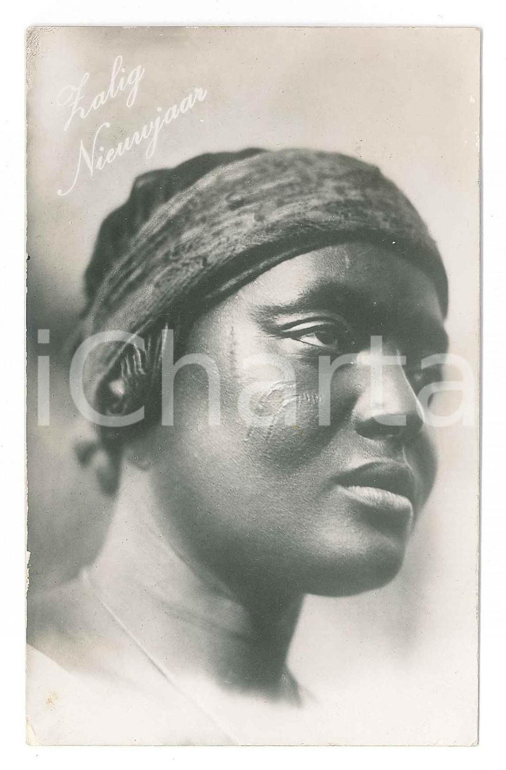 1930 C. ZAGOURSKI «L'Afrique qui disparaît» Type de Lusambo *Postcard FP  Fotocartolina postale d'epoca, appartenente alla serie &laquo;L'Afrique qui dispara&icirc;t&raquo; del fotografo Casimir Zagourski (L&eacute;opoldville).Viaggiata ma con affrancatura rimossa.CONDIZIONI: FAIR (residui di incollatura al verso)FORMATO: 14x9 cm    originale e autentica 1