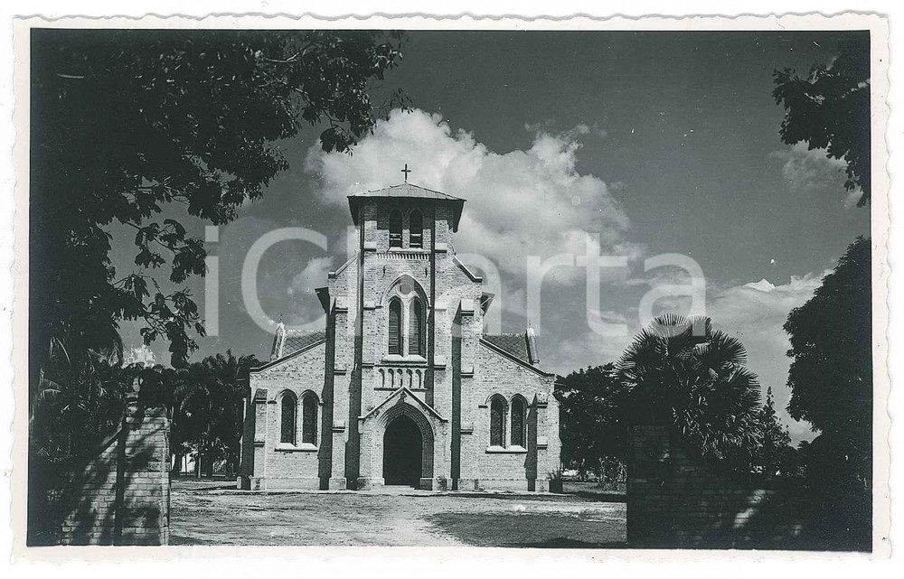 1930 ca C. ZAGOURSKI (?) LEOPOLDVILLE - CONGO BELGE Eglise Sainte Anne ^Photo  Fotocartolina postale d'epoca, attibuita al fotografo Casimir Zagourski, scattata nell'odierna Kinshasa.CONDIZIONI: G FORMATO: 14x9 cm    originale e autentica 1