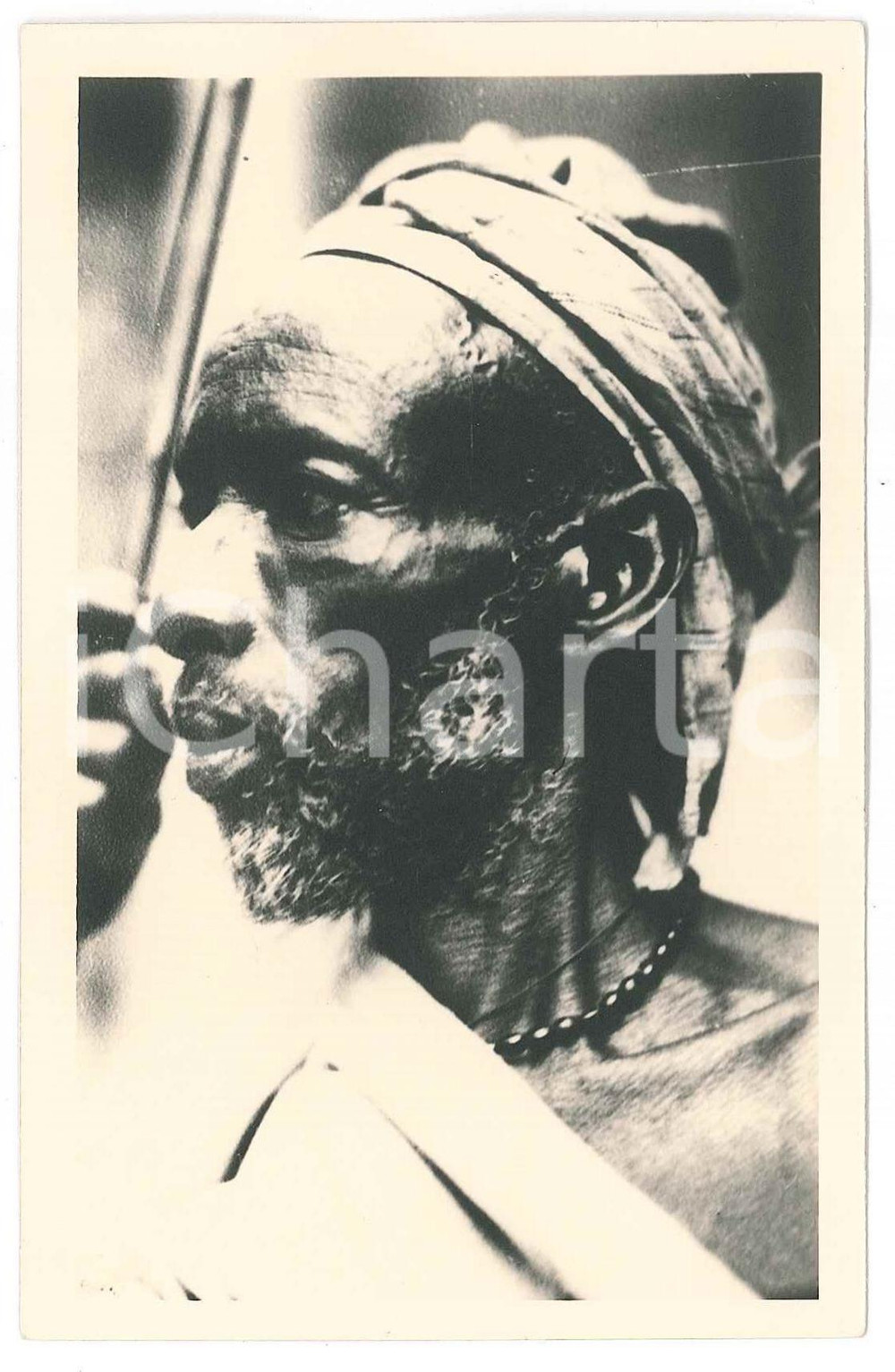 1930 ca C. ZAGOURSKI «L'Afrique qui disparaît» RUANDA Mutudzi un homme *Postcard  Fotocartolina postale d'epoca, appartenente alla serie &laquo;L'Afrique qui dispara&icirc;t&raquo; del fotografo Casimir Zagourski (L&eacute;opoldville).N&deg; 93, non viaggiata.Al verso timbro: "Henri Nicaise Photographe - Namur"CONDIZIONI: GFORMATO: 9x14 cm     originale e autentica 1