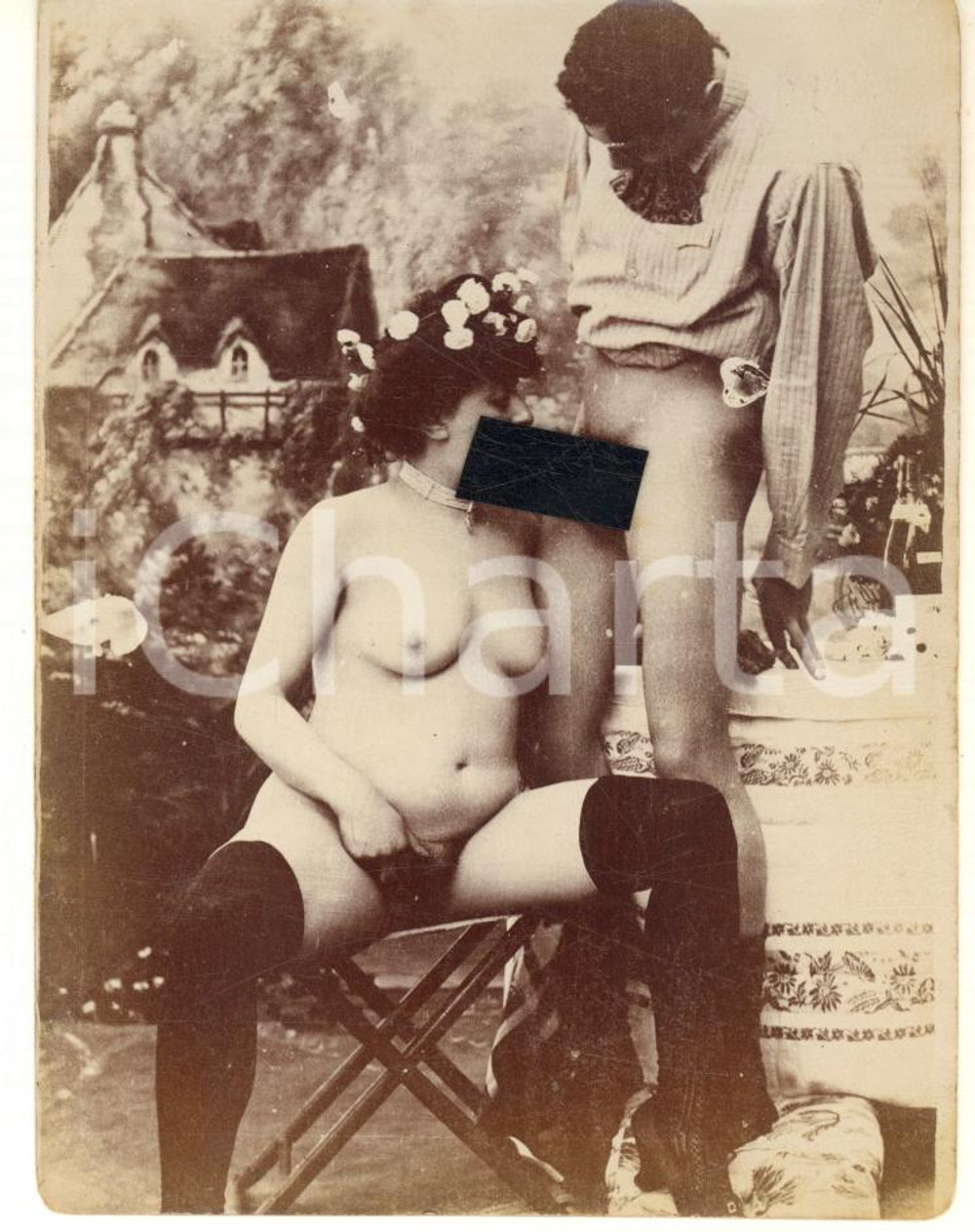 1900 ca VINTAGE EROTIC Oral sex near a table - RARE PORN Photo 9x12 (3) Fotografia originale d'epoca. GOOD/buono lievi difetti di stampa Formato: 9x12 cm originale e autentica 1
