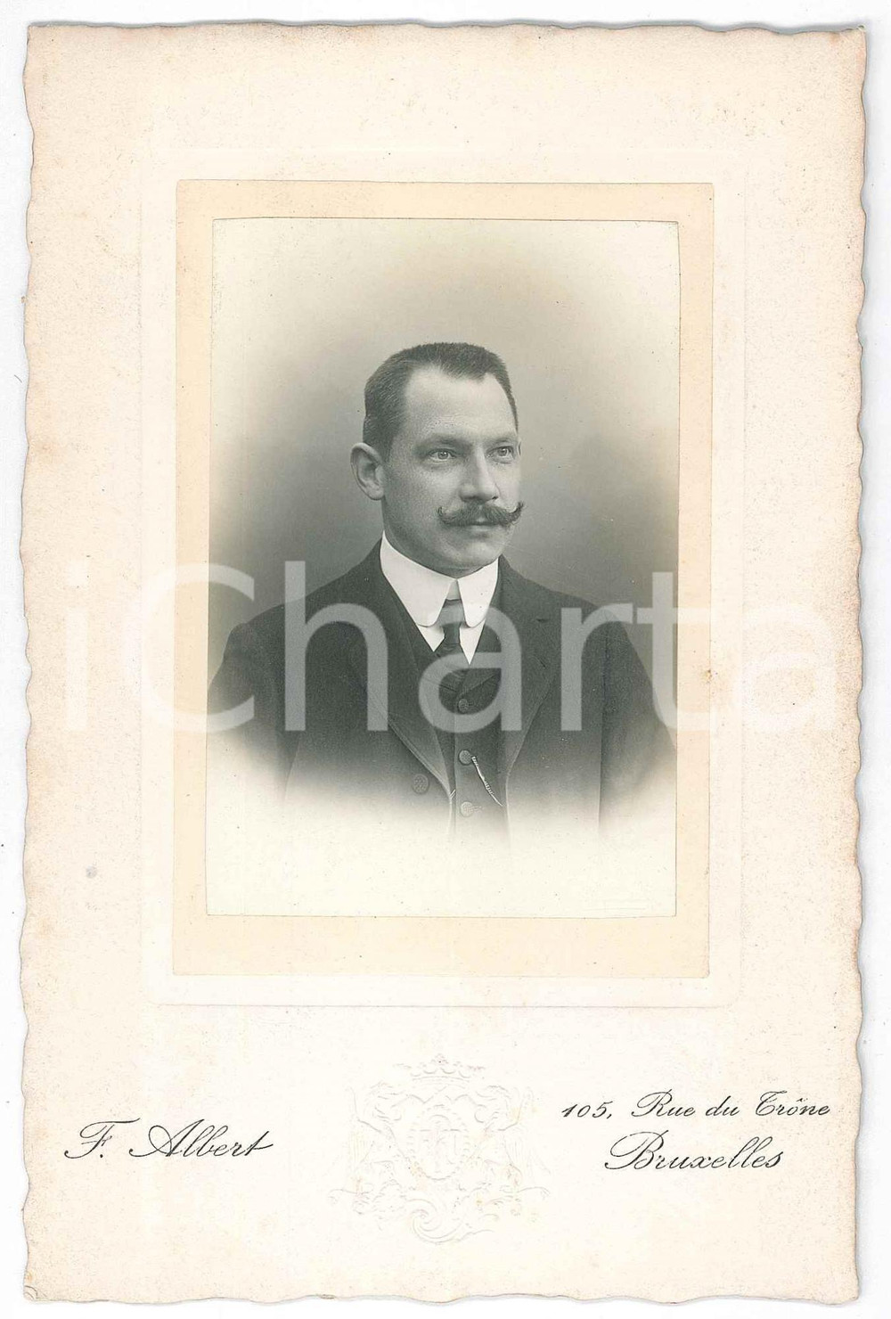 1912 BRUXELLES (BELGIQUE) Michel RAGOEN - Portrait - Photo F. ALBERT  Fotografia originale d'epoca, su cartoncino rigido.Didascalia manoscritta al verso.FOTOGRAFO: F. Albert - 105, Rue du Tr&ocirc;ne, Bruxelles GOOD/buono  Formato: 11x16 cm originale e autentica 1