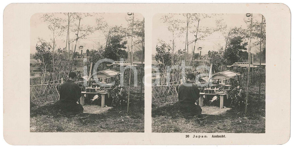 1910 ca JAPAN - Andacht - Prayer - ETHNIC Stereoview n° 30  Fotografia stereoscopica d'epoca.EDITORE: NPG  GOOD/buono  Formato: 18x9 cm originale e autentica 1