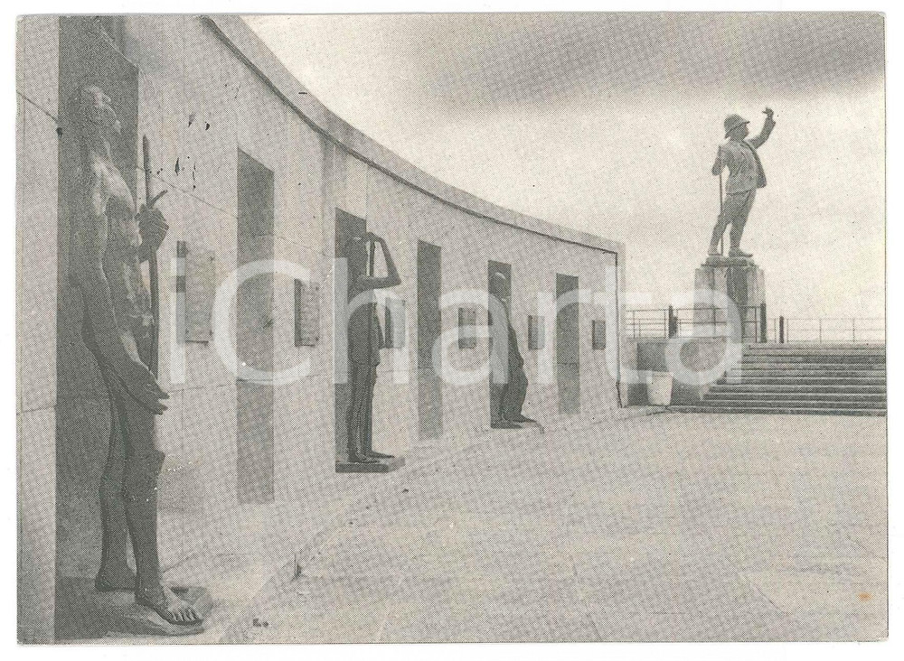 1968 LEOPOLDVILLE - CONGO BELGE Statue de Henry Morton STANLEY Carte postale FG  Cartolina d'epoca, non viaggiata. FAIR/discreto Lievi smussature agli angoli Formato: FG originale e autentica 1