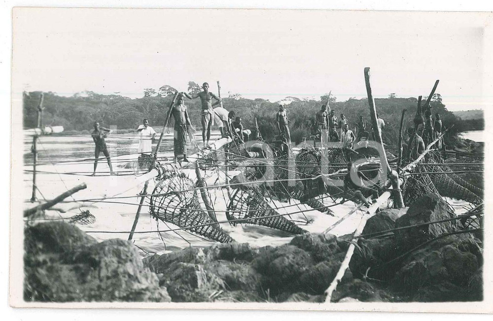 1940 ca CONGO - Lac KIVU - Pêcheurs avec leurs filets - Photo 14x9 cm  Fotografia d'epoca, in formato cartolina postale. GOOD/buono  Formato: 14x9 cm originale e autentica 1