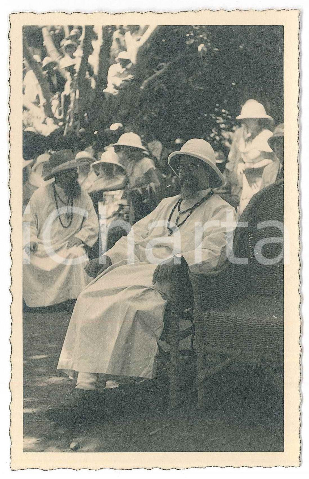 1936 CONGO BELGE Cérémonie coloniale - Missionaire jubilaire ^Photo 9x14 cm  Fotografia d'epoca, in formato cartolina postale, con didascalia manoscritta al verso. GOOD/buono  Formato: 14x9 cm originale e autentica 1