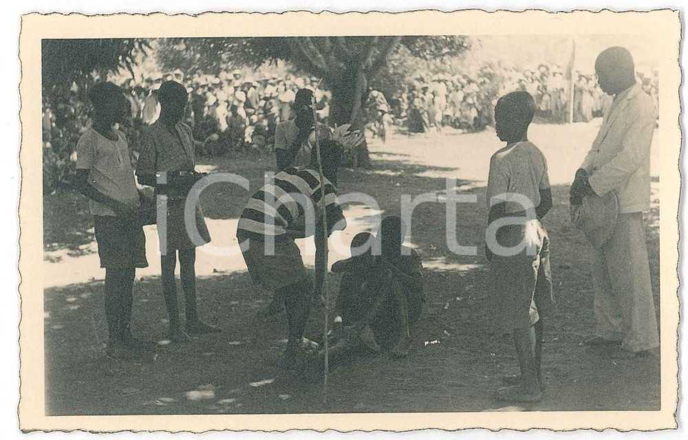 1936 CONGO BELGE Cérémonie coloniale - Scène de sorcellerie (2) Photo 14x9 cm  Fotografia d'epoca, in formato cartolina postale, con didascalia manoscritta al verso. GOOD/buono  Formato: 14x9 cm originale e autentica 1