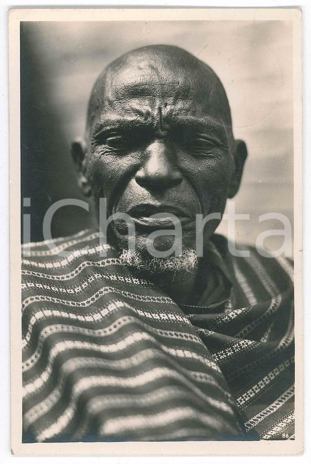 1930 ca C. ZAGOURSKI «L'Afrique qui disparaît»  Type BUKAWU - Postcard n.86  Fotocartolina postale d'epoca, appartenente alla 2^ serie &laquo;L'Afrique qui dispara&icirc;t&raquo; del fotografo Casimir Zagourski (L&eacute;opoldville).N&deg; 86, viaggiata nel 1939.CONDIZIONI: GFORMATO: 9x14 cm    originale e autentica 1