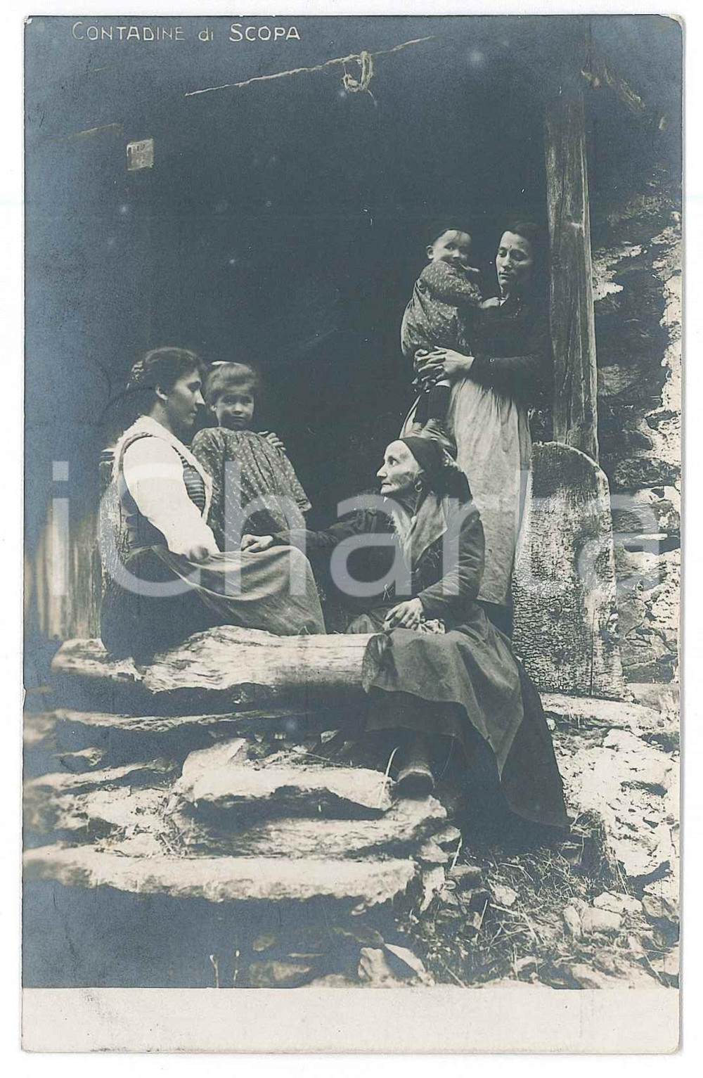 1910 SCOPA (VC) Gruppo di contadine - Cartolina FP VG  Cartolina d'epoca, viaggiata. FAIR/discreto Lievi smussature agli angoli Formato: 14x9 originale e autentica 1