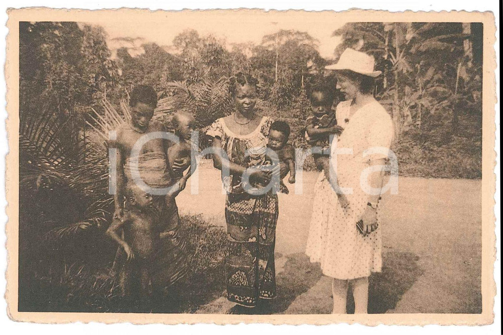 1930 ca LOMBOLOMBO - WAFANDA Mères et enfants sains de pères lépreux - Postcard  Cartolina d'epoca, non viaggiata. FAIR/discreto Lievi smussature agli angoli Formato: 14x9 originale e autentica 1