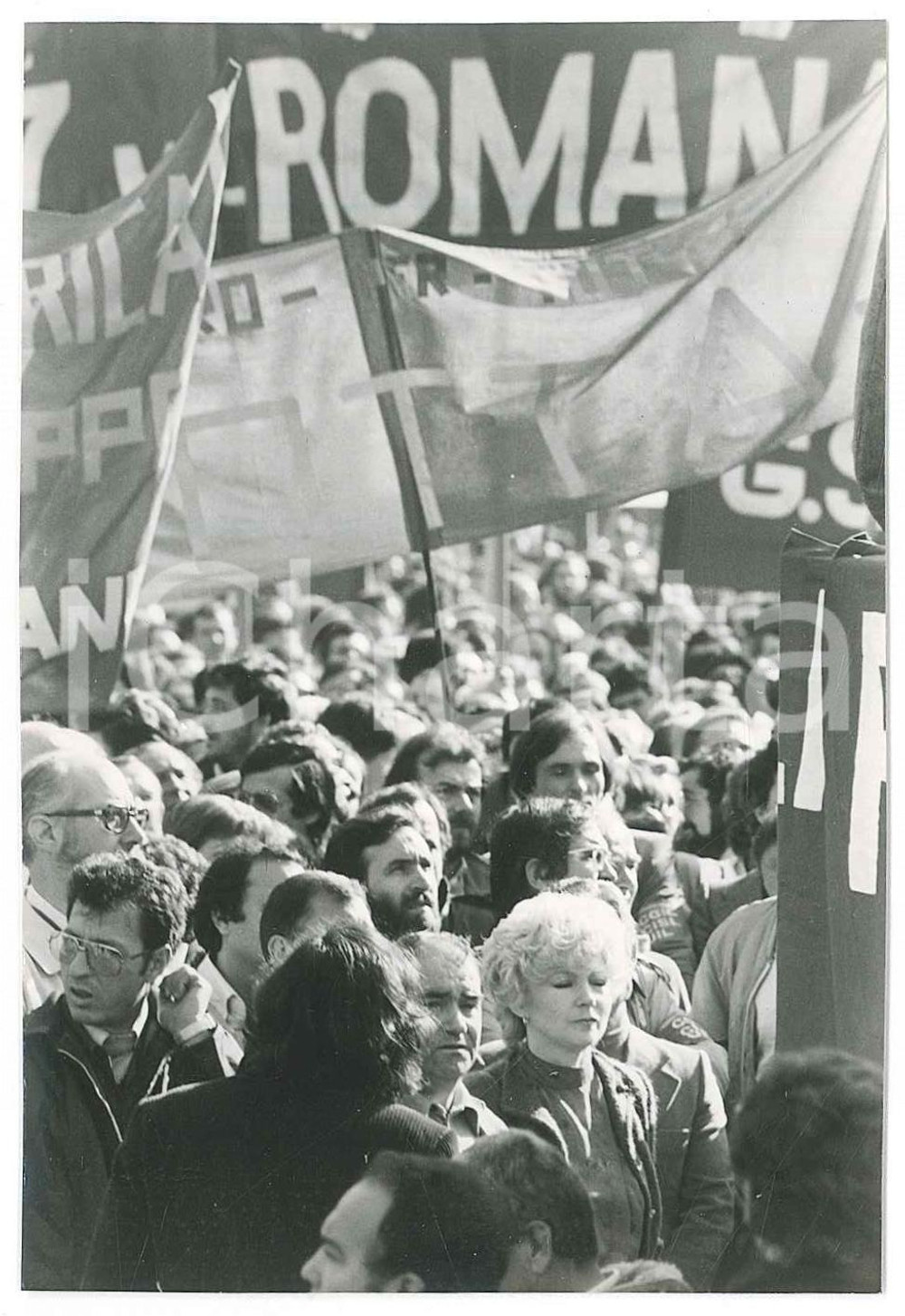 1981 MILANO Zona Duomo - Sciopero CGIL CISL UIL Lavoratori in corteo *Foto 8x12 Fotografia originale. GOOD/buono  Formato: 8x12 cm originale e autentica 1