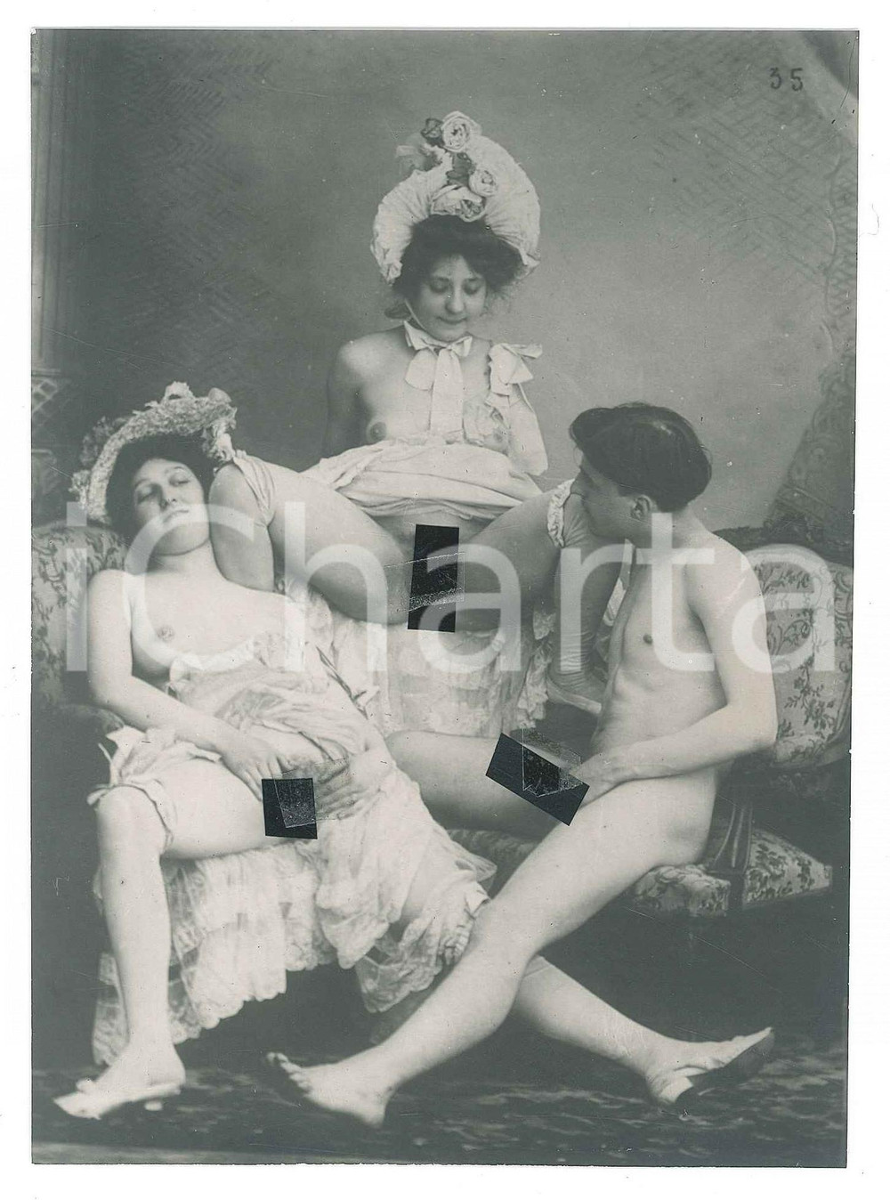 1910 ca VINTAGE EROTIC Threesome - Two women and a man - PORN Photo 11x16 cm Fotografia originale d'epoca.  GOOD/buono  Formato: 11x16 cm originale e autentica 1