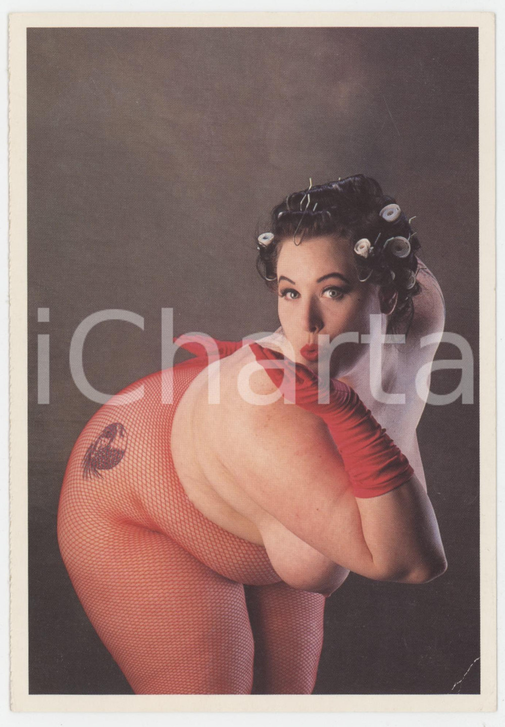 1997 EROTICA - VINTAGE "A kiss" by Eric KROLL Postcard FG NV Cartolina d'epoca. EDITORE: Benedikt Taschen Verlag FAIR/discreto Lievi smussature agli angoli, piccola piegatura all'angolo inferiore destro Formato: 11x16 cm originale e autentica 1