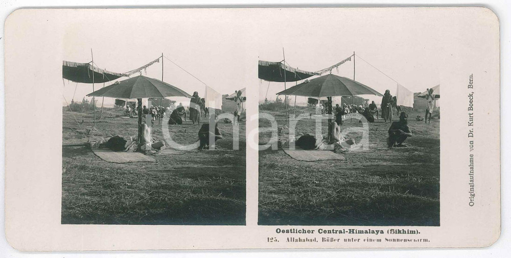 1906 ALLAHABAD - SIKKIM Himalaya - Busser unter einem sonnenschirm - Stereoview Fotografia stereoscopica d'epoca.EDITORE: Steglitz-Berlin   GOOD/buono  Formato: 18x9 cm originale e autentica 1