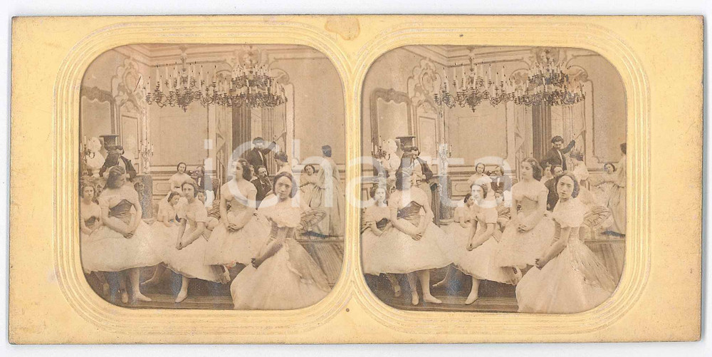 1890 ca FRANCIA - Scuola DANZA CLASSICA - Ballerine *Foto stereoscopica Fotografia stereoscopica d'epoca, su cartoncino rigido. GOOD/buono ma lieve macchia al cartoncino Formato: 18x9 cm originale e autentica 1