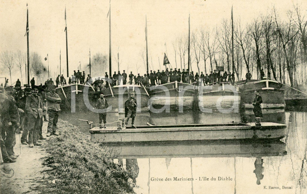 1910 ca ILE DU DIABLE (F) Grève des Mariniers - Carte postale FP NV  Cartolina postale d'epoca, non viaggiataCONDIZIONI: POOR (profonda piegatura centrale)FORMATO: FP    originale e autentica 1