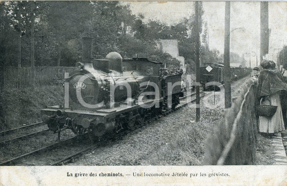 1905 ca FRANCE Grève de cheminots - Locomotive déletée - Carte postale FP VG  Cartolina postale d'epoca, viaggiataCONDIZIONI: POOR (smussature agli angoli, carta lenta e profonda piegatura centrale)FORMATO: FP    originale e autentica 1