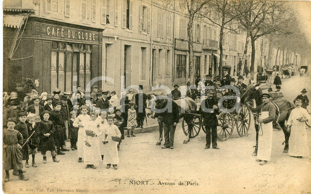1910 ca NIORT (FRANCE) Avenue de Paris - Carte Postale FP VG  Cartolina postale d'epoca, viaggiata.CONDIZIONI: F (lievi piegature agli angoli e piccole abrasioni al margine destro)FORMATO: FP    originale e autentica 1