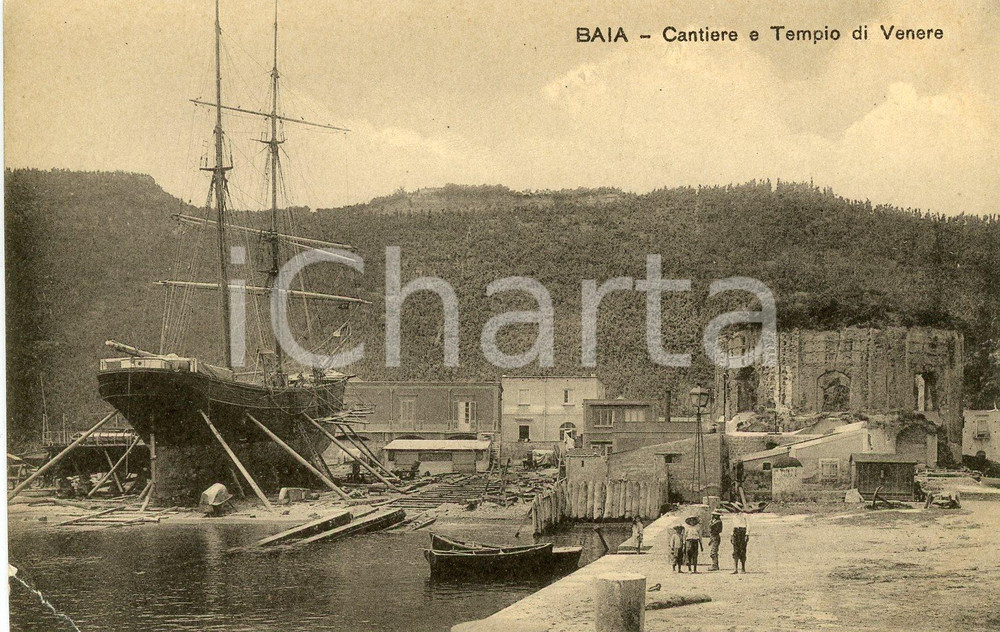 1920 ca BACOLI Frazione BAIA Cantiere e Tempio di Venere - Cartolina ANIMATA FP  Cartolina postale d'epoca, non viaggiata.CONDIZIONI: POOR (piegatura all'angolo inferiore sinistro)FORMATO: FP    originale e autentica 1