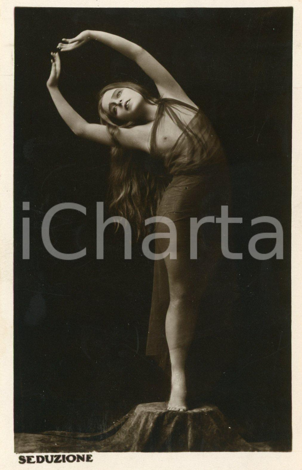 1920 ca EROTICA VINTAGE Seduzione - Donna nuda danza con il velo  - Cartolina FP  Cartolina postale d'epoca, non viaggiata.CONDIZIONI: GFORMATO: FP    originale e autentica 1