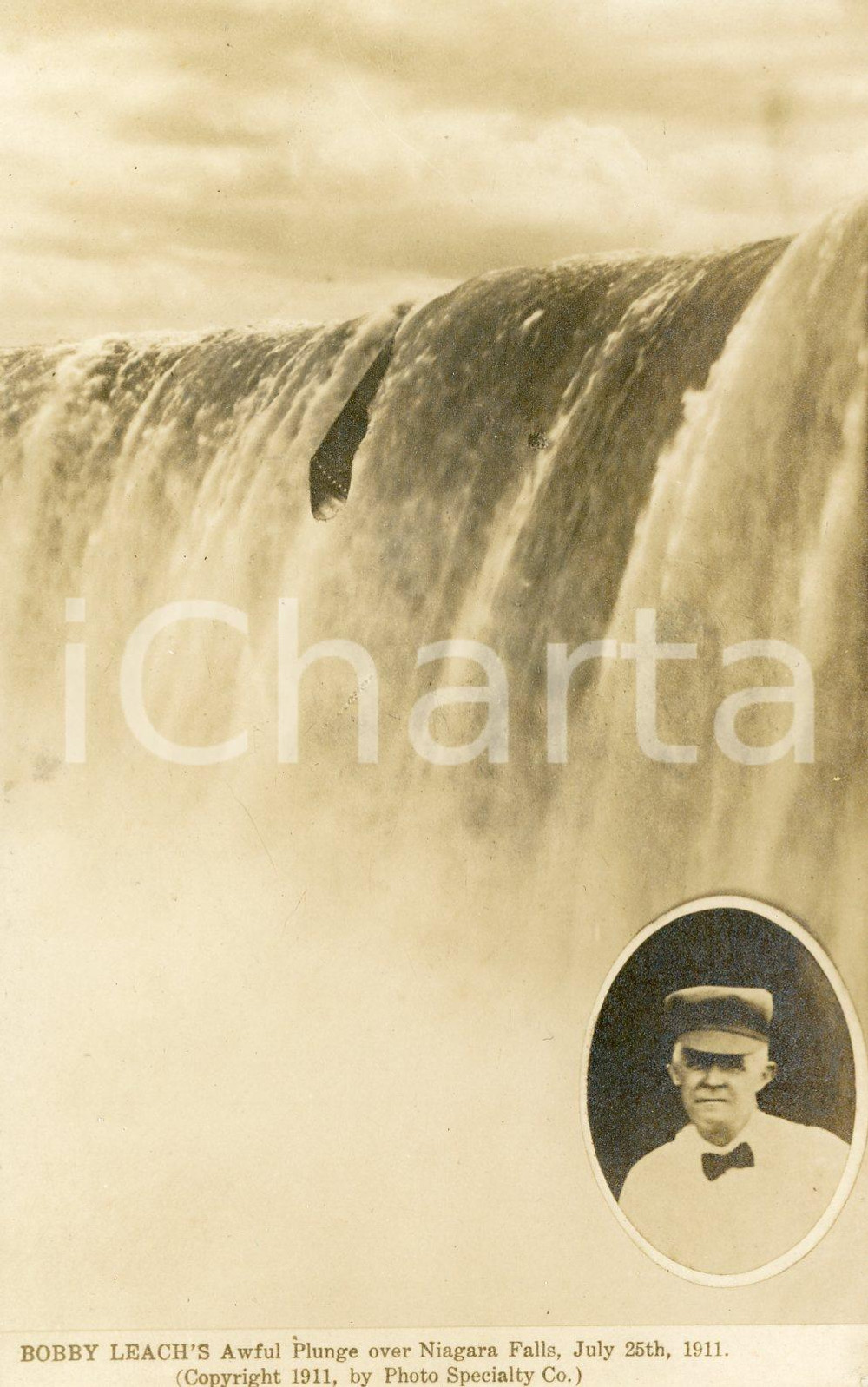 1911 CANADA Awful plunge of Bobby LEACH over NIAGARA FALLS - Postcard FP NV  Cartolina postale d'epoca, non viaggiata.CONDIZIONI: FFORMATO: FP    originale e autentica 1