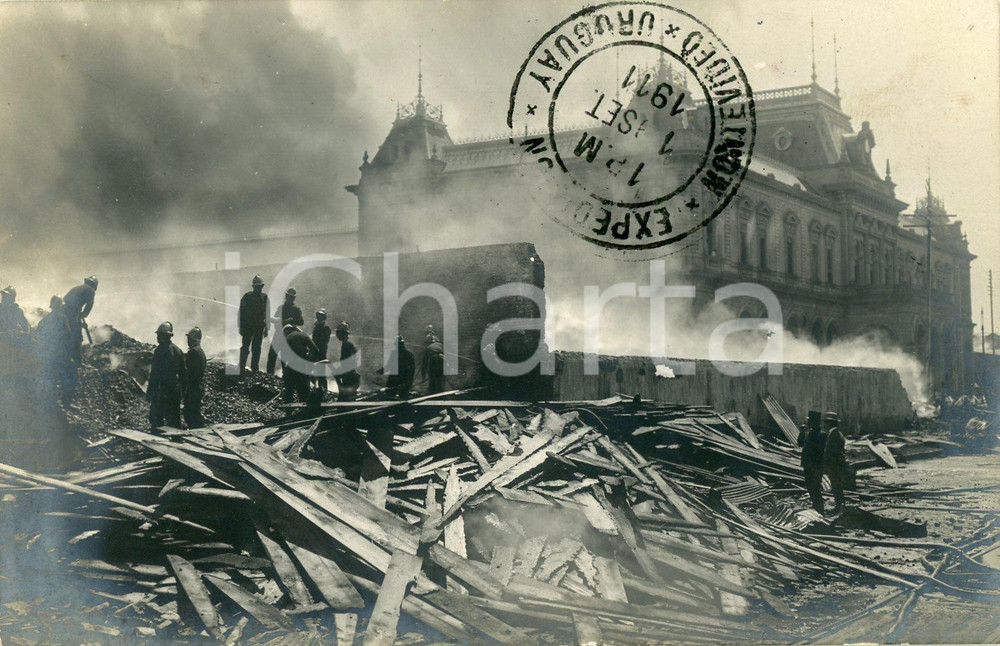 1911 MONTEVIDEO (URUGUAY) Pompieri su edificio crollato - Cartolina vintage FP  Cartolina postale d'epoca, viaggiata ma priva di francobollo.CONDIZIONI: GFORMATO: FP    originale e autentica 1