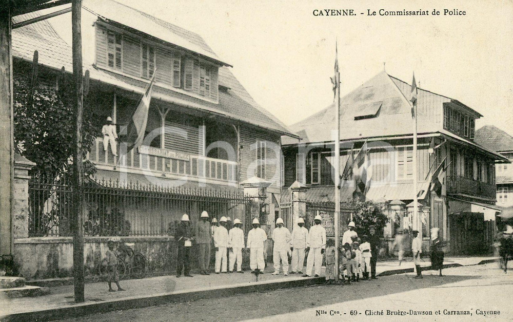 1910 ca CAYENNE (GUYANE) Le Commissariat de Police - Cartolina ANIMATA FP NV  Cartolina postale d'epoca, non viaggiata.CONDIZIONI: GFORMATO: FP    originale e autentica 1