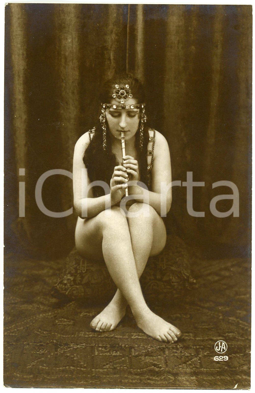 1910 ca VINTAGE EROTIC Nude woman playing the flute - Postcard risque JA  Fotografia seriale d'epoca, in formato cartolina.Editore JA - Serie 629CONDIZIONI: G FORMATO: FP    originale e autentica 1