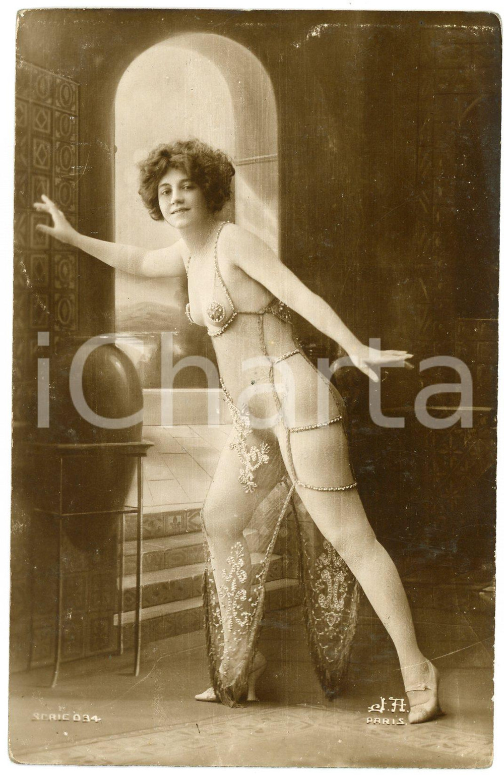 1910ca VINTAGE EROTIC Nude odalisque wear a veiled dress - Postcard JA PARIS 034  Fotografia seriale d'epoca, in formato cartolina.Editore JA, Paris - Serie 034CONDIZIONI: F FORMATO: FP    originale e autentica 1