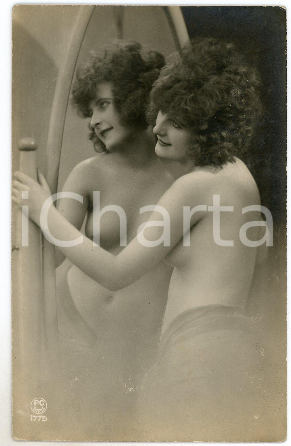 1910 ca VINTAGE EROTIC Nude woman looking in the mirror - Postcard PC PARIS 1775  Fotografia seriale d'epoca, in formato cartolina.Editore PC Paris - Serie 1775CONDIZIONI: FFORMATO: FP    originale e autentica 1