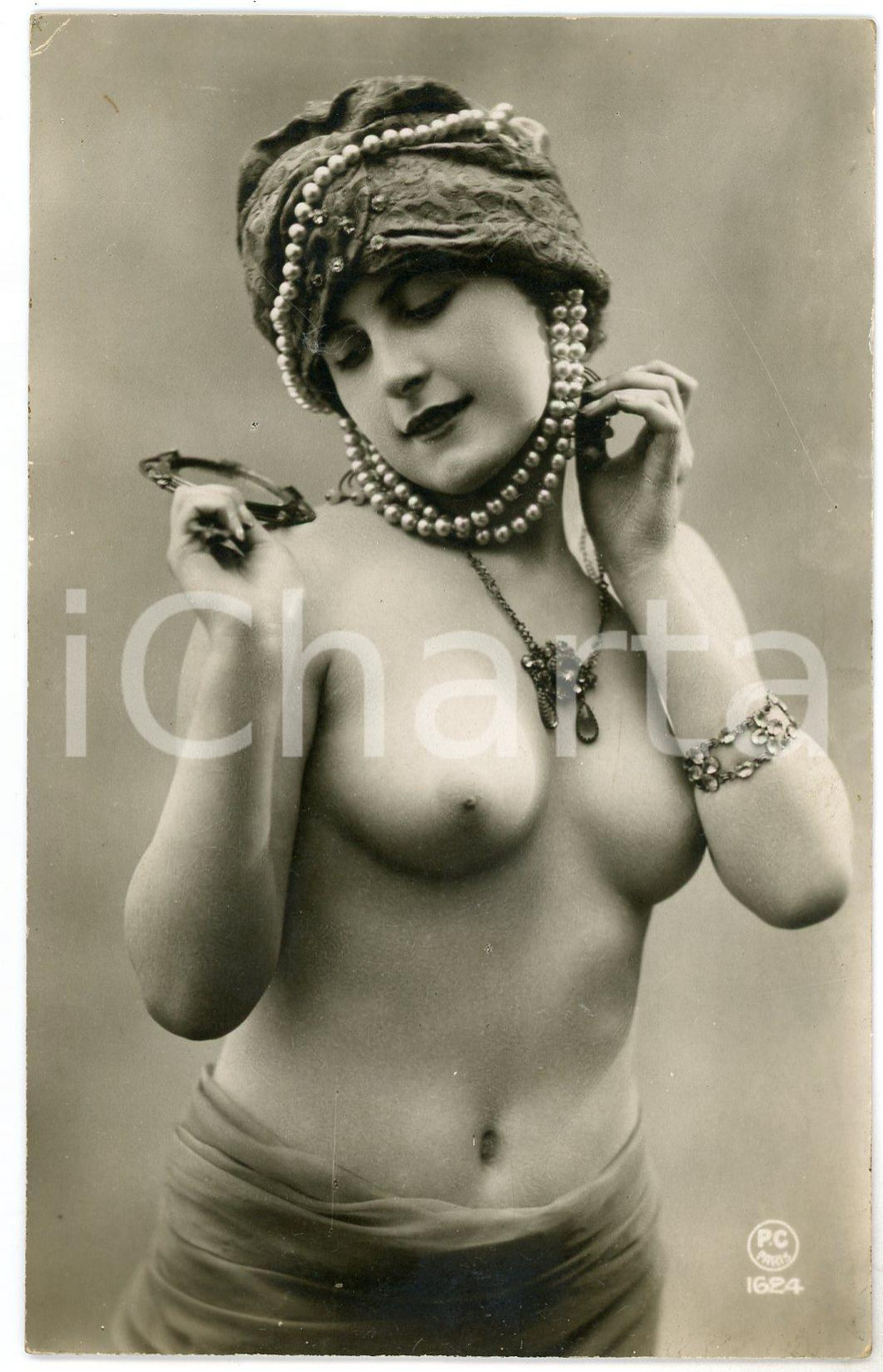 1910 ca VINTAGE EROTIC Nude odalisque with hand mirror - Postcard PC PARIS 1624  Fotografia seriale d'epoca, in formato cartolina.Editore PC, Paris - Serie 1624CONDIZIONI: FFORMATO: FP    originale e autentica 1