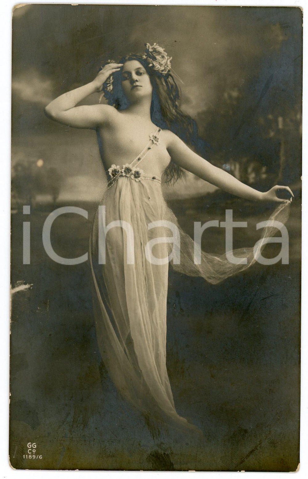 1910 ca VINTAGE EROTIC Nude woman with see-through dress - Postcard GG 1189/6  Fotografia seriale d'epoca, in formato cartolina.Editore GG - Serie 1189/6CONDIZIONI: POOR (piegatura all'angolo superiore sinistro)FORMATO: FP    originale e autentica 1