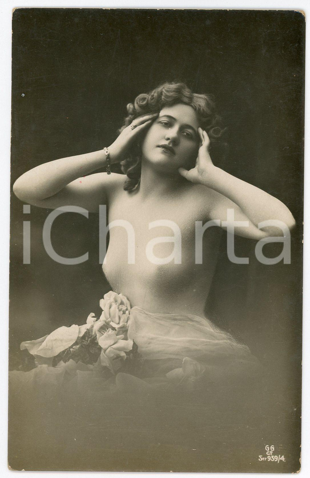 1910 ca VINTAGE EROTIC Nude woman with bracelet - Postcard risque GG 939/4  Fotografia seriale d'epoca, in formato cartolina.Editore GG - Serie 939/4CONDIZIONI: FFORMATO: FP    originale e autentica 1