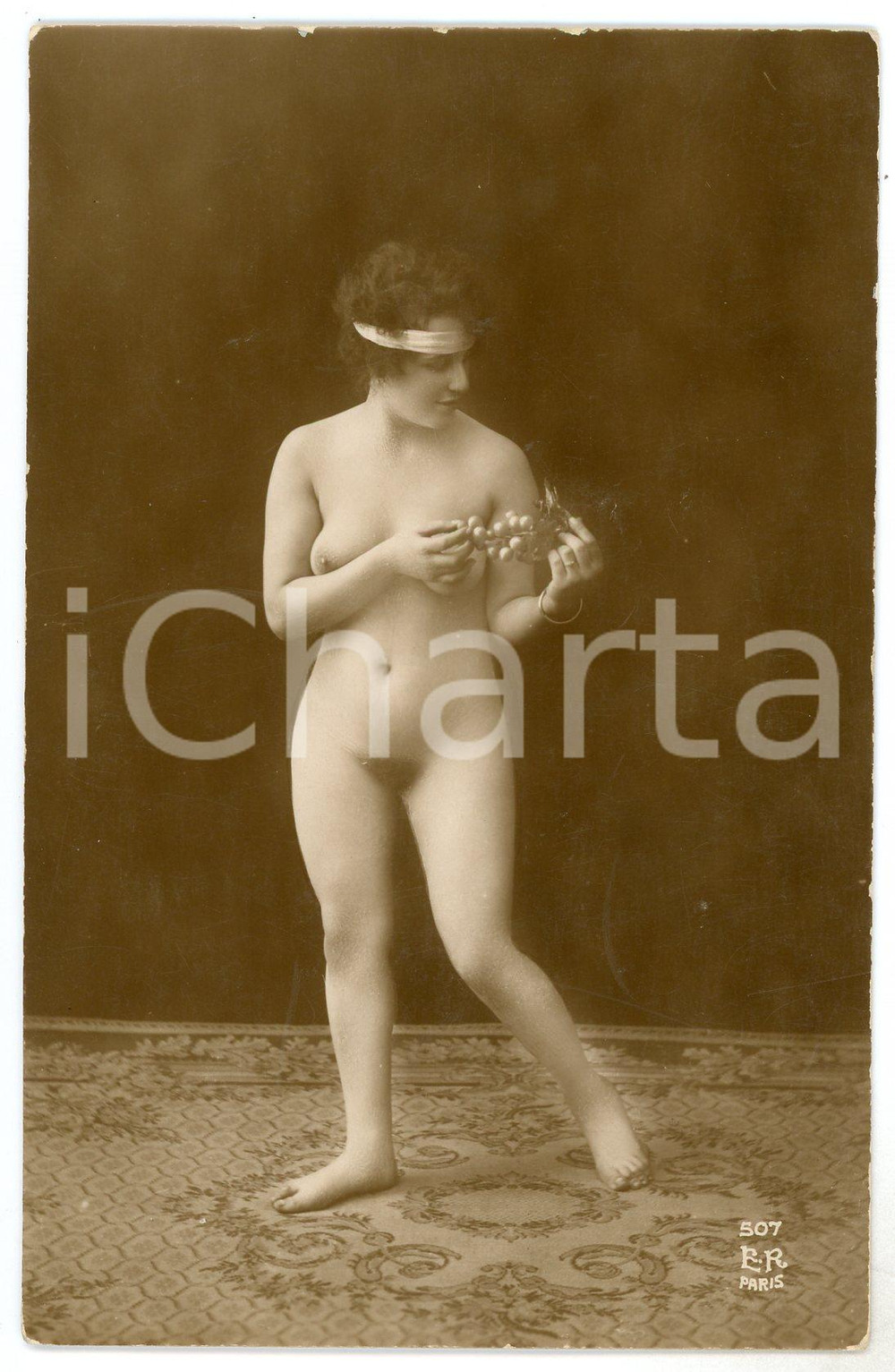 1910 ca VINTAGE EROTIC Nude woman with grapes - Postcard ER PARIS 507  Cartolina postale d'epoca.Editore ER, Paris - Serie 507CONDIZIONI: FAIRFORMATO: FP    originale e autentica 1