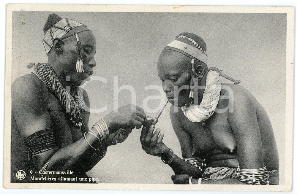 1930 ca CONGO - COSTERMANSVILLE Maraichères allumant une pipe - Carte postale FP  Cartolina postale d'epoca, non viaggiata. FAIR/discreto Lievi smussature agli angoli Formato: FP originale e autentica 1