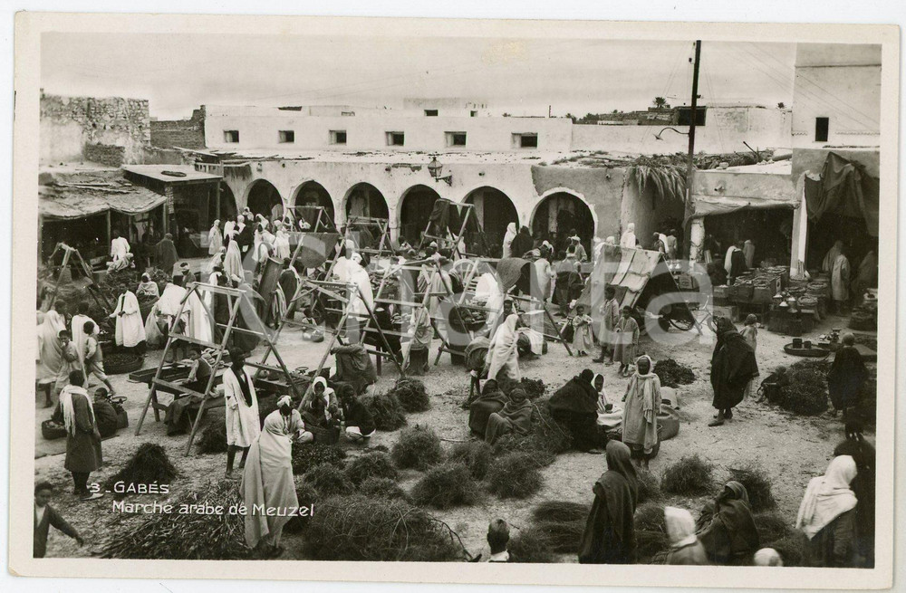 1900 ca GABÈS - TUNISIE Marché arabe de MEUZEL Carte postale FP NV  Cartolina postale d'epoca, non viaggiata. FAIR/discreto Lievi smussature agli angoli Formato: FP originale e autentica 1