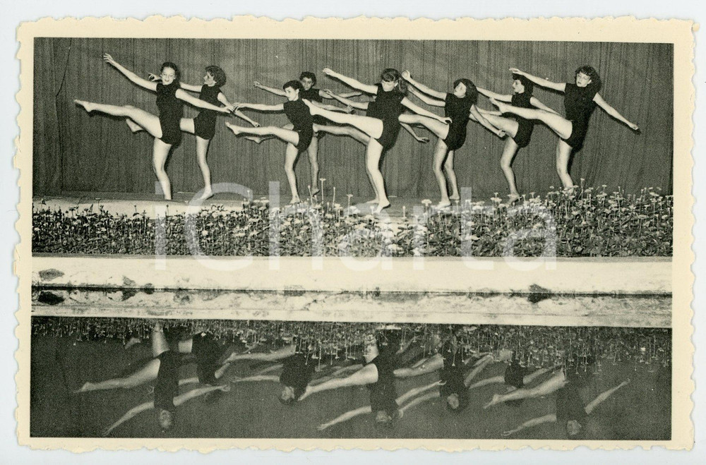 1930 ca ELISABETHVILLE Athénée Royal - Grâce et souplesse - Postcard FP NV  Cartolina postale d'epoca, non viaggiata. FAIR/discreto Lievi smussature agli angoli Formato: FP originale e autentica 1